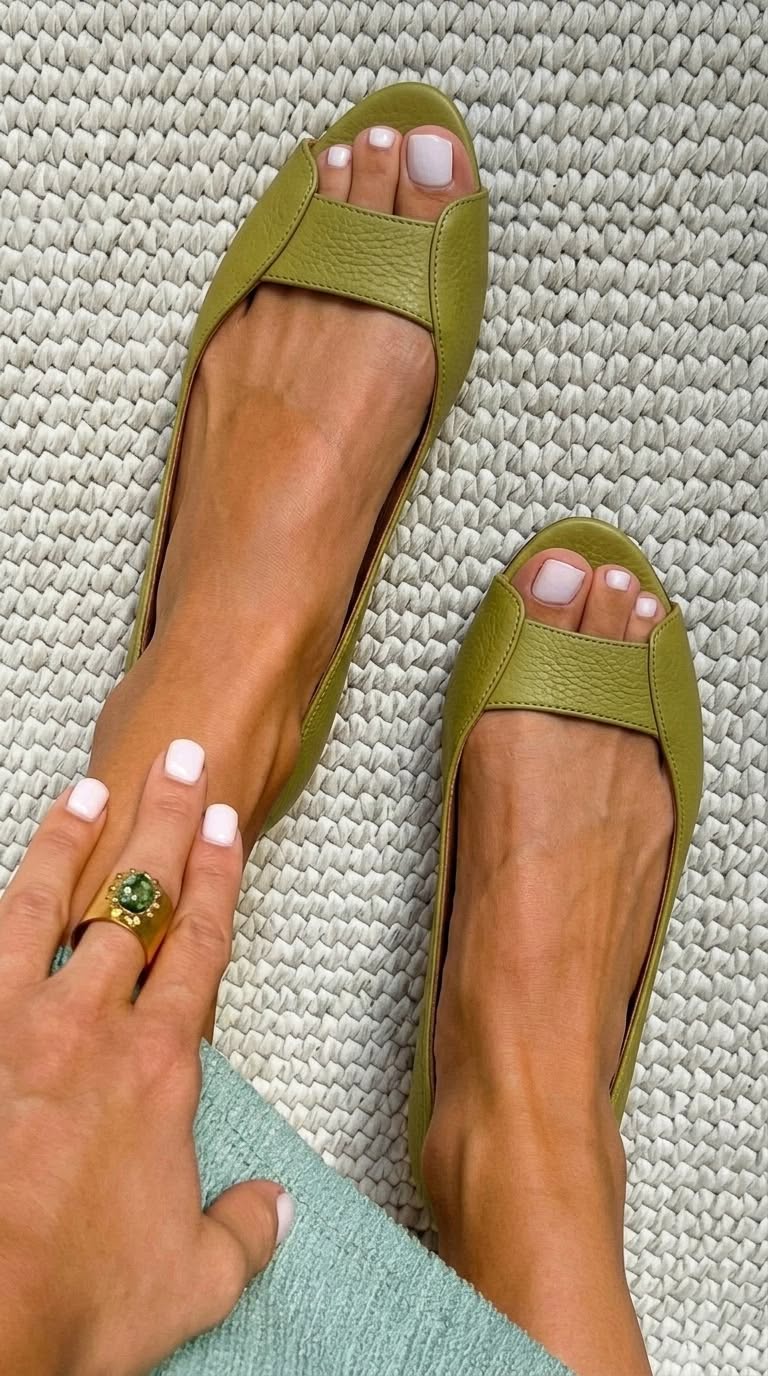 Naya - Sandalias Doradas Chic y Cómodas