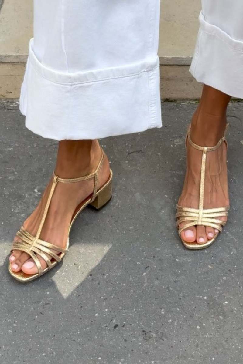 Marisa - Sandalias Doradas Elegancia Diaria