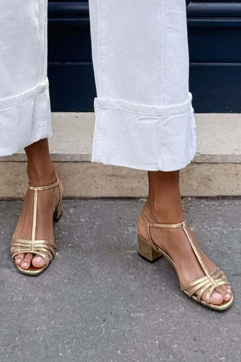 Marisa - Sandalias Doradas Elegancia Diaria