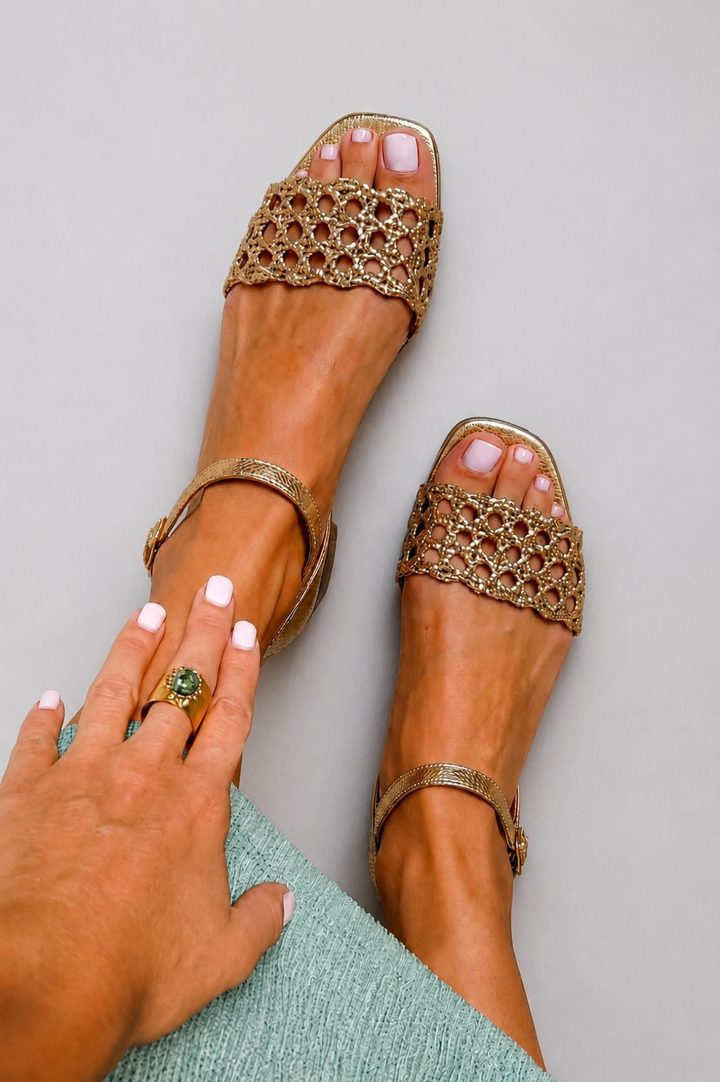 Camila - Sandalias Doradas Hechizo de Verano