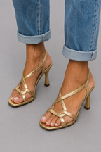 Cassie - Sandalias Doradas Encanto de Verano