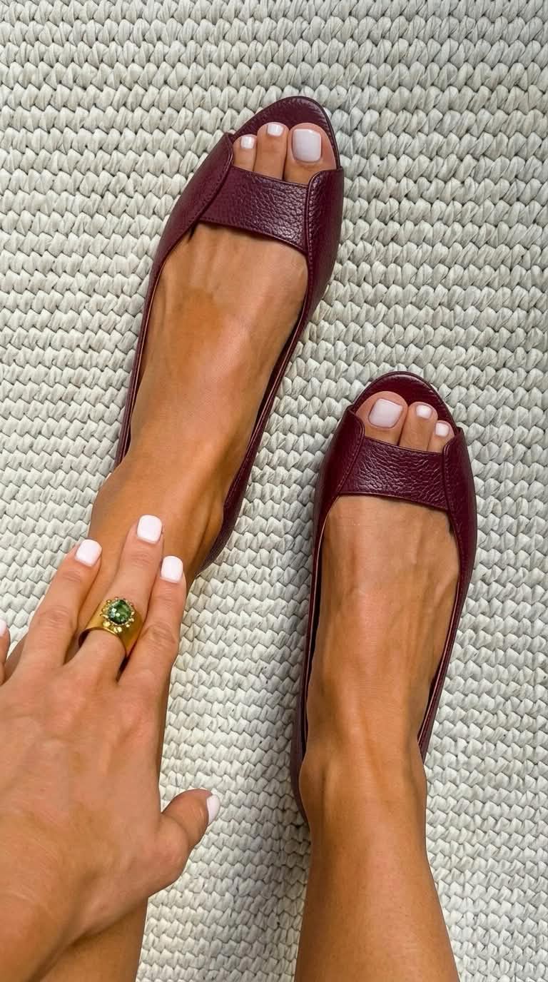 Naya - Sandalias Doradas Chic y Cómodas