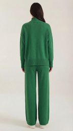 Conjunto de suéter de punto de cuello alto y pantalones vaqueros