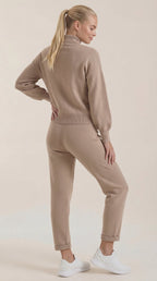 Conjunto Lounge Mavis Strick con Cuello Alto
