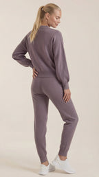Conjunto Lounge Mavis Strick con Cuello Alto