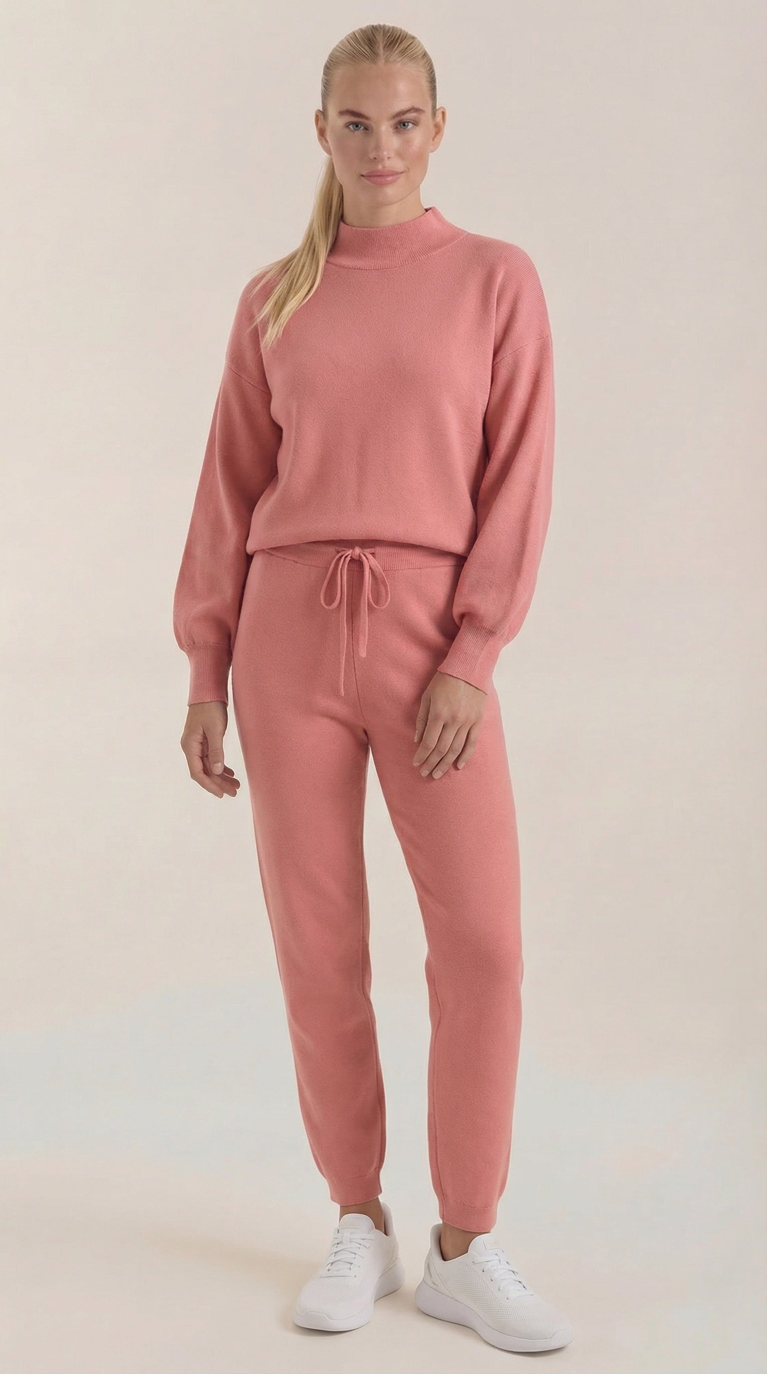 Conjunto Lounge Mavis Strick con Cuello Alto